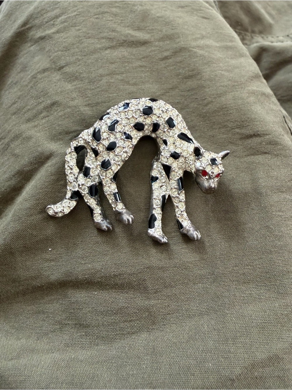 Vintage Rhinestone Leopard Brooch with Black Spots and Red Eyes